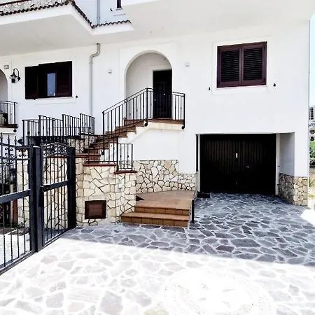 Frühstückspension La Perla Nascosta 4*