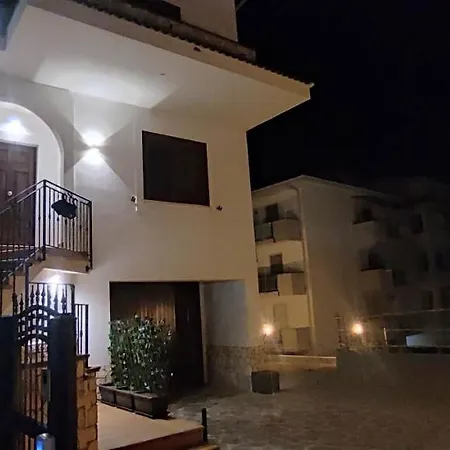 לינה וארוחת בוקר La Perla Nascosta בלבדרה מריטימו