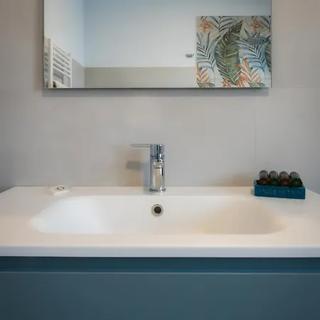 לינה וארוחת בוקר La Perla Nascosta