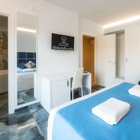 לינה וארוחת בוקר La Perla Nascosta